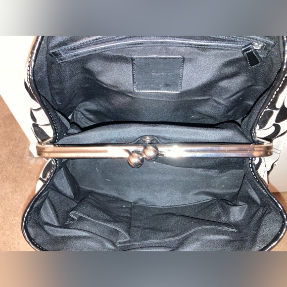 Gorgeous Coach Bag - Picture 14 of 16